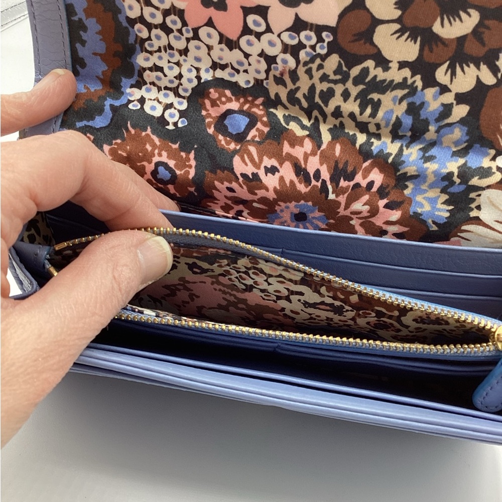 Vera Bradley Light Blue Flap All in One Wallet/Wristlet - Picture 4 of 5